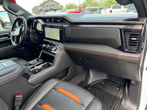 Used 2025 GMC Sierra 3500 AT4 w/ AT4 Premium Plus Package AWD/4WD image 34