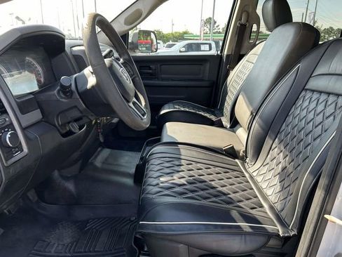 Used 2018 RAM 3500 Tradesman w/ Chrome Appearance Group RWD image 17