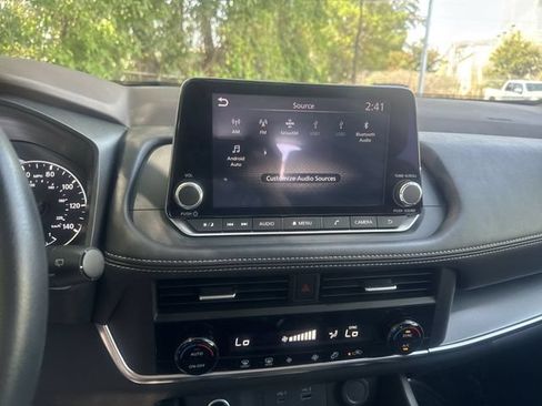 Used 2023 Nissan Rogue SV FWD image 19