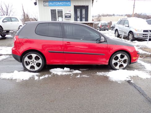 Used 2008 Volkswagen Rabbit S image 2