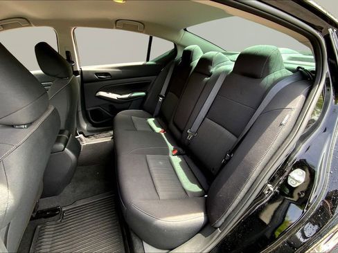 Used 2025 Nissan Altima 2.5 S image 16