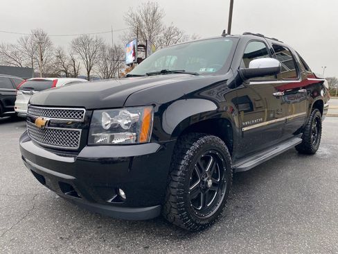 Used 2012 Chevrolet Avalanche LTZ image 7