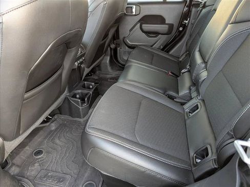 Used 2023 Jeep Gladiator Sport image 13