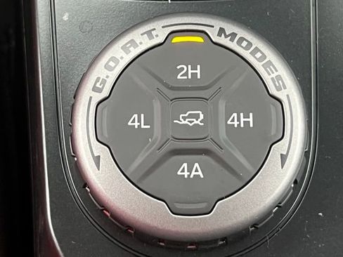 New 2025 Ford Bronco Badlands image 8