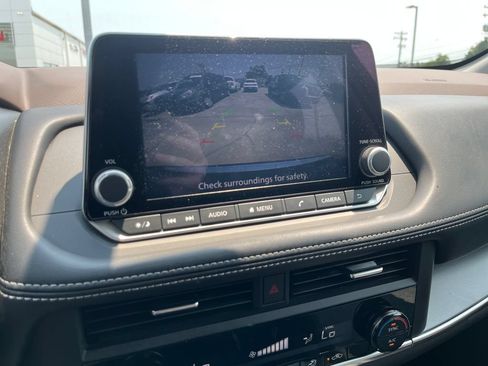 Used 2023 Nissan Rogue SV AWD/4WD image 18