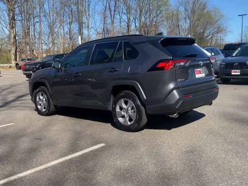 Used 2025 Toyota RAV4 XLE AWD/4WD image 9