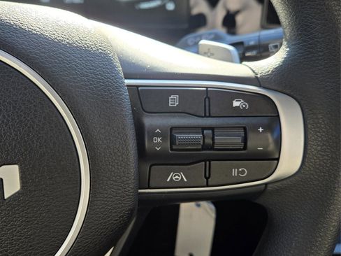 Used 2025 Kia Sportage LX image 20