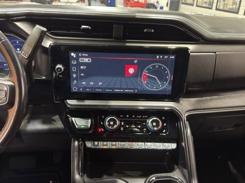 Used 2024 GMC Sierra 2500 AT4X image 36