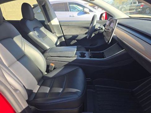 Used 2020 Tesla Model Y Long Range image 8