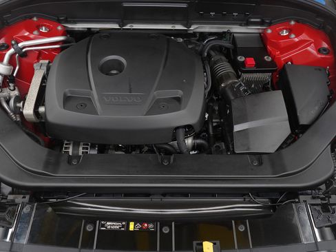 Used 2018 Volvo XC60 T6 R-Design w/ Convenience Package image 33