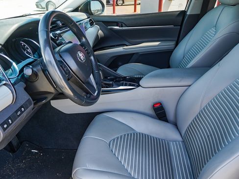 Used 2018 Toyota Camry SE w/ Audio Package FWD image 19