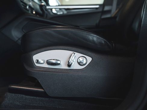 Used 2022 Porsche Macan image 29