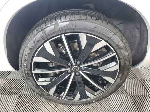 New 2026 Volvo XC90 T8 Ultra w/ Protection Package Premier image 11