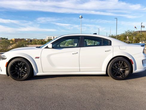 Used 2021 Dodge Charger Scat Pack image 2