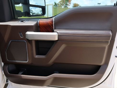 Used 2017 Ford F250 King Ranch w/ King Ranch Ultimate Package AWD/4WD image 33