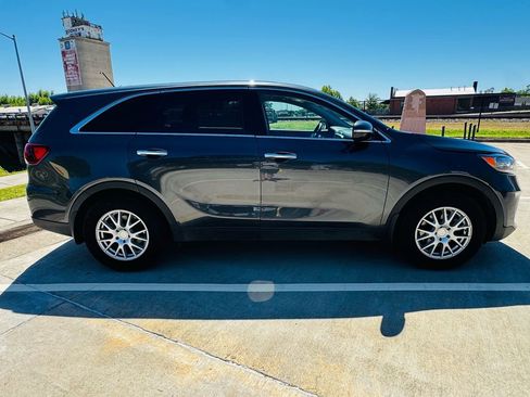 Used 2020 Kia Sorento LX FWD image 7