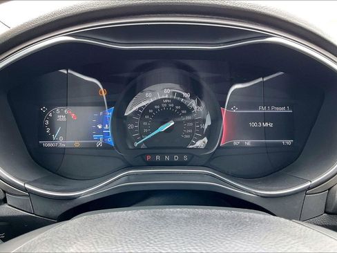 Used 2017 Ford Fusion SE w/ Fusion SE Technology Package FWD image 12