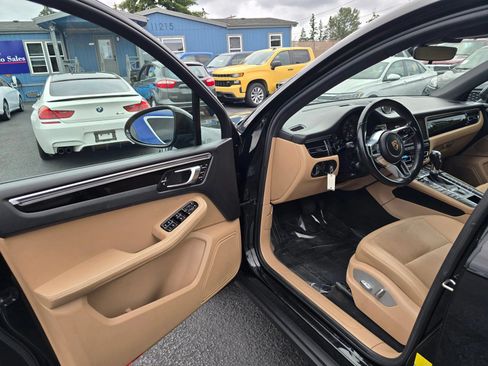 Used 2019 Porsche Macan AWD/4WD image 19