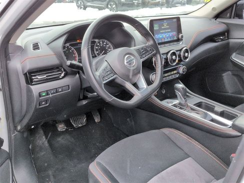 Used 2022 Nissan Sentra SR w/ Midnight Edition image 9