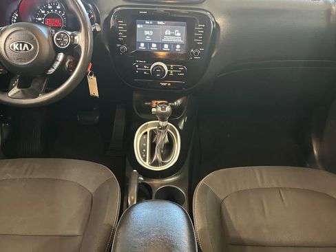 Used 2019 Kia Soul + FWD image 4
