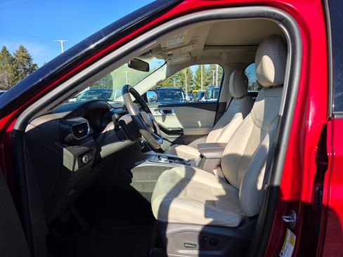 Certified 2023 Ford Explorer Platinum w/ Equipment Group 601A image 21