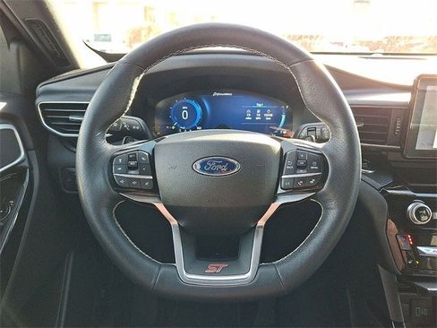 Certified 2022 Ford Explorer ST w/ ST Street Pack image 16