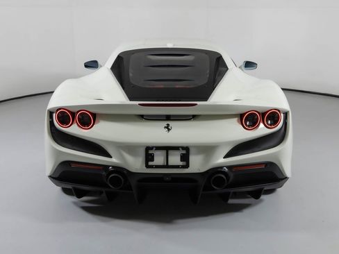 Used 2020 Ferrari F8 Tributo image 16