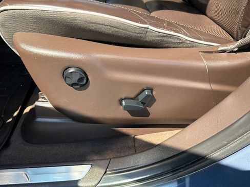 Used 2019 Jeep Grand Cherokee Overland AWD/4WD image 23