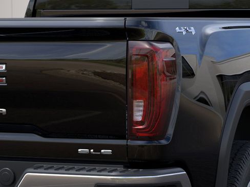 New 2025 GMC Sierra 2500 SLE w/ Preferred Package image 11