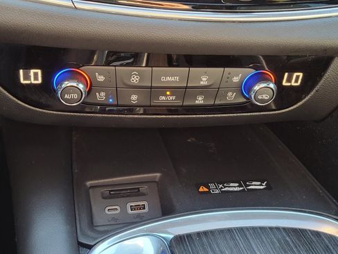 Used 2023 Buick Enclave Avenir w/ Avenir Technology Package image 24