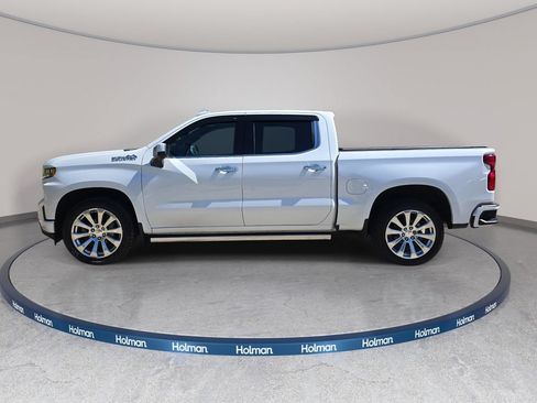 Used 2019 Chevrolet Silverado 1500 High Country w/ Technology Package AWD/4WD image 9