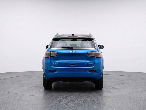 Used 2025 Jeep Compass Limited image 7