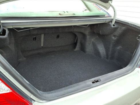 Used 2004 Toyota Camry LE image 10