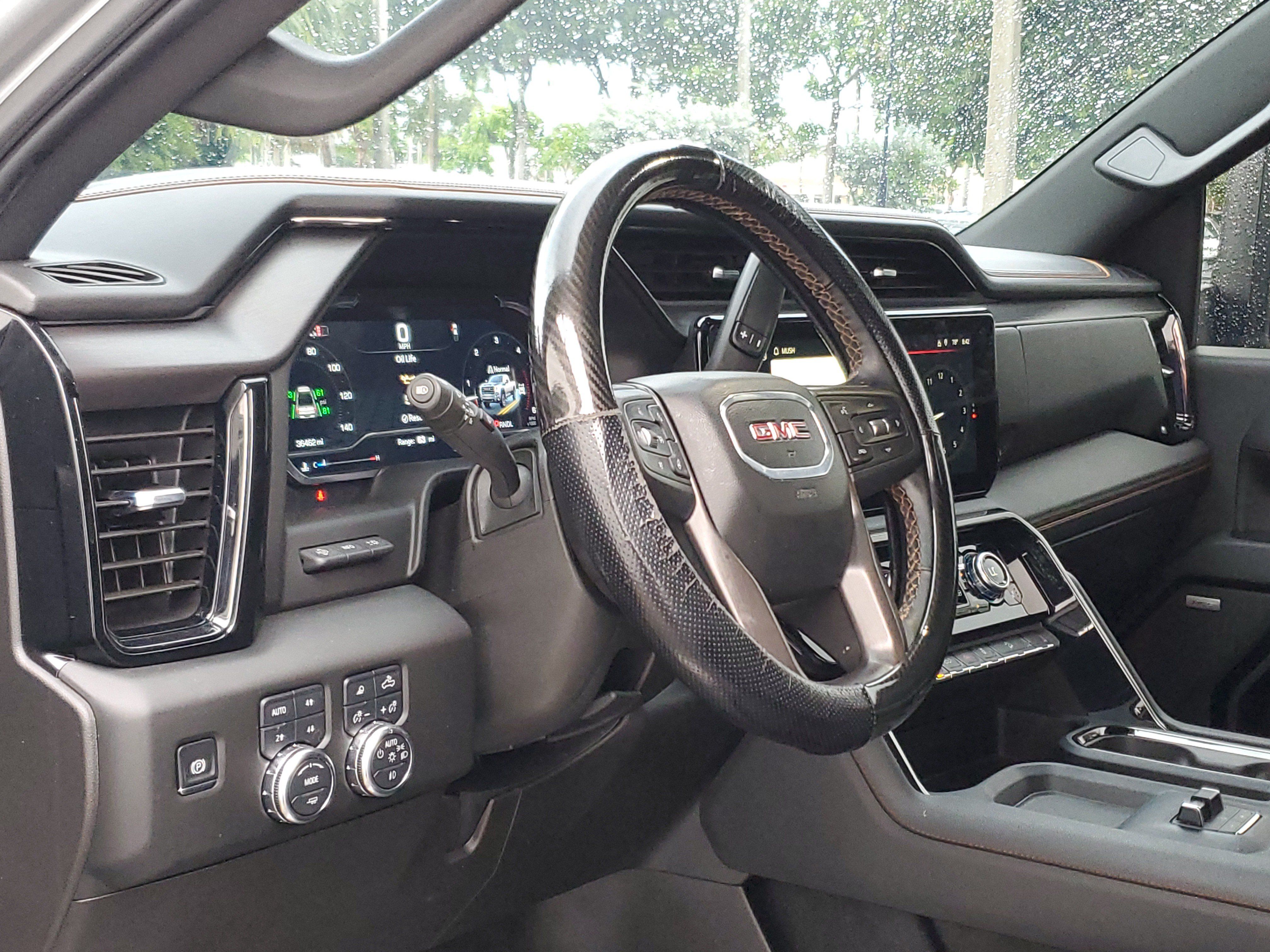 Used 2025 GMC Sierra 2500 AT4 w/ AT4 Premium Plus Package AWD/4WD image 10