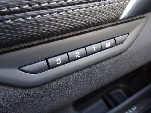 New 2025 Land Rover Discovery Sport Dynamic SE image 30