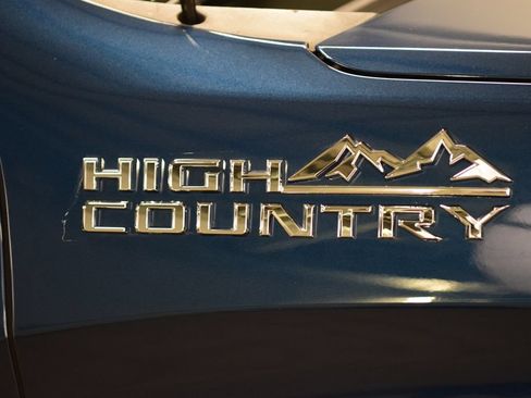 Used 2023 Chevrolet Silverado 1500 High Country w/ High Country Premium Package AWD/4WD image 18