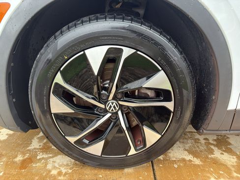 Used 2021 Volkswagen ID.4 Pro S w/ ID.4 Protection Package image 16