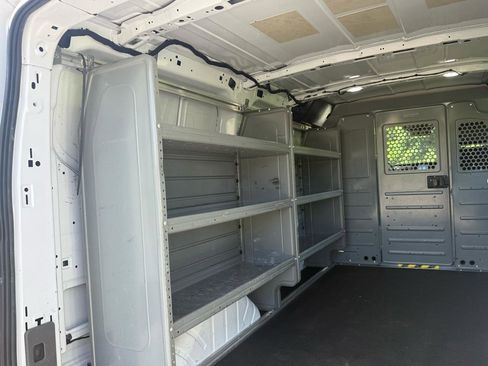 Used 2020 Ford Transit 250 Low Roof RWD image 10