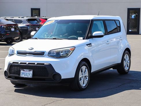 Used 2016 Kia Soul FWD image 3
