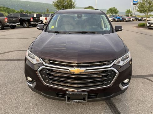 Used 2020 Chevrolet Traverse LT w/ Driver Confidence II Package AWD/4WD image 2