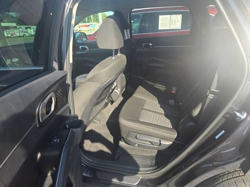 Used 2026 Kia Sorento LX FWD image 18