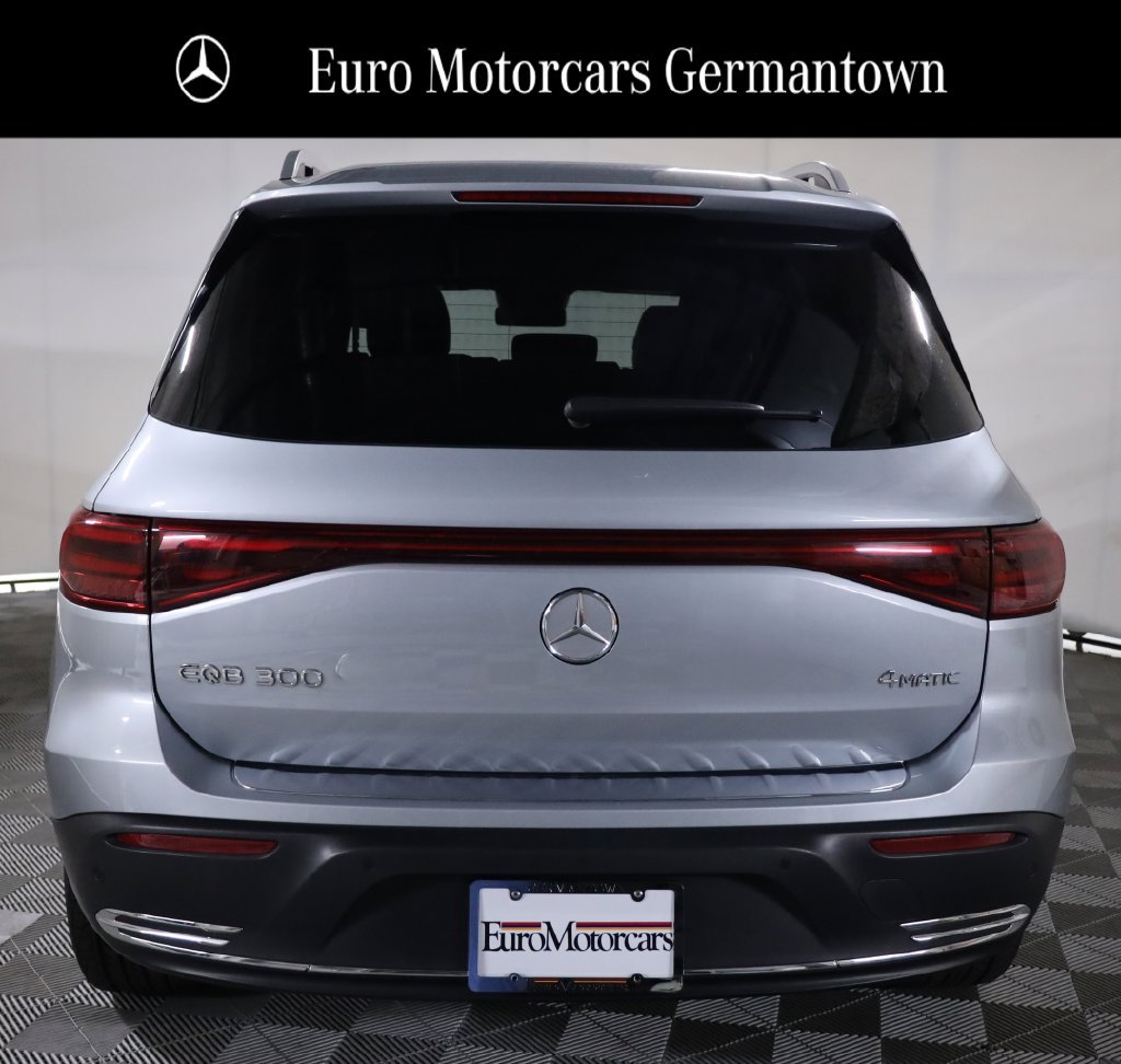 Used 2024 Mercedes-Benz EQB 300 4MATIC image 5