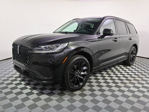 New 2026 Lincoln Aviator AWD image 2