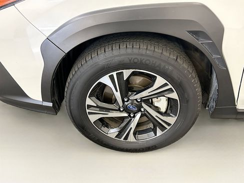 Used 2025 Subaru Crosstrek 2.0i Premium image 11