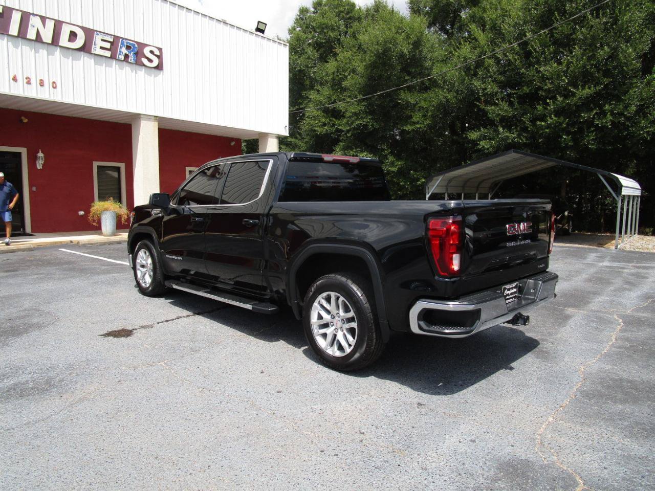 Used 2021 GMC Sierra 1500 SLE RWD image 2