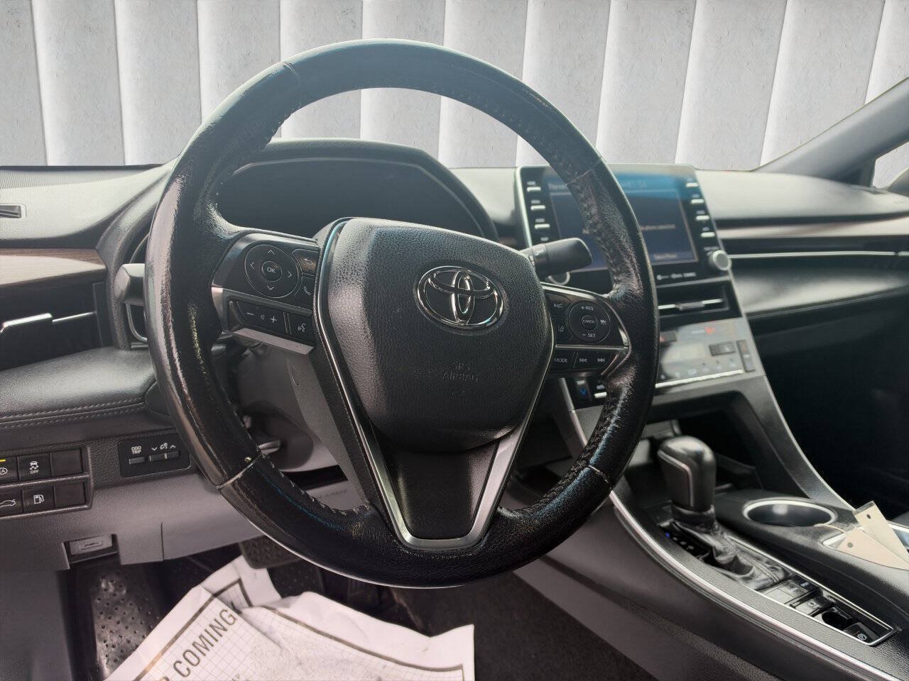 Used 2019 Toyota Avalon XLE w/ Moonroof Package FWD image 9