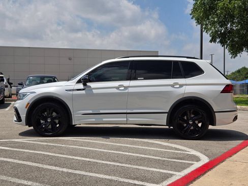 Used 2024 Volkswagen Tiguan SE R-Line FWD image 6