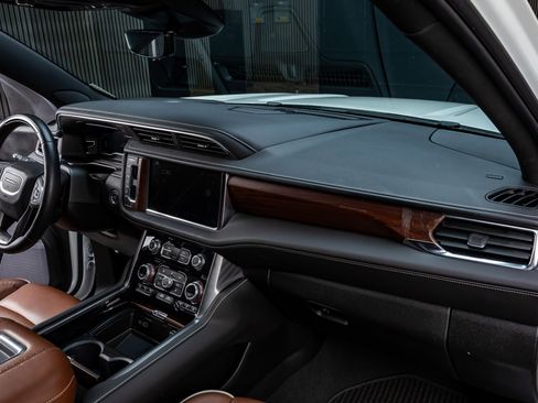 Used 2024 GMC Yukon Denali Ultimate image 18