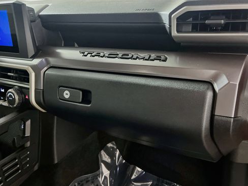 Used 2025 Toyota Tacoma TRD Off-Road AWD/4WD image 35
