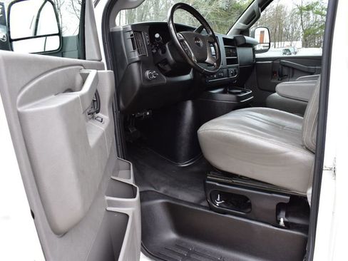 Used 2018 GMC Savana 2500 w/ Communications Package image 15